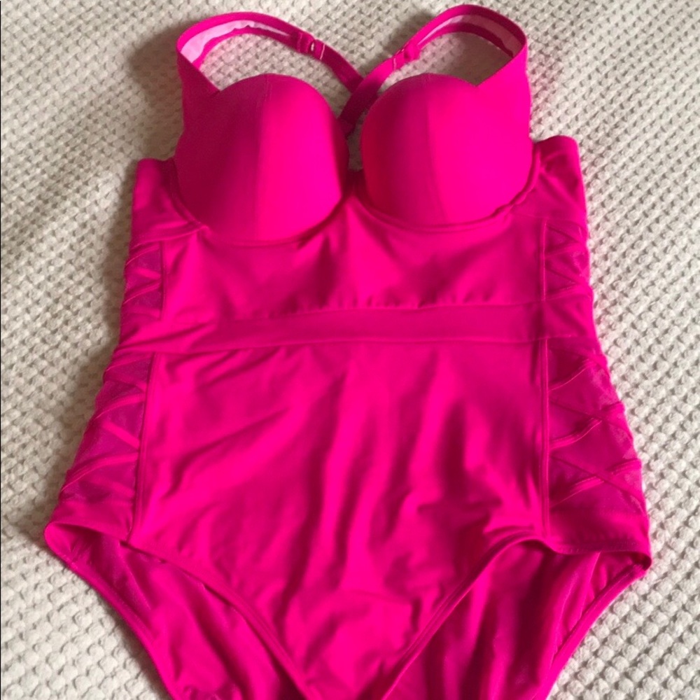 Torrid size 1 (14-16) swimsuit